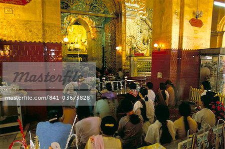 Golden Buddha Statue, Mahamuni Pagoda, Mandalay, Myanmar (Burma), Asia