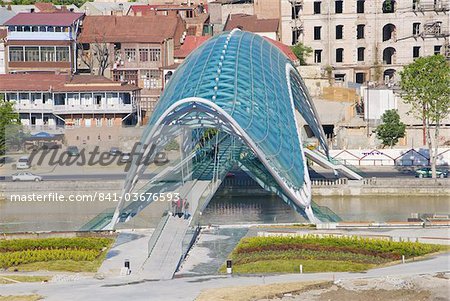 Newly constructed pedestrian bridge, Tiblisi, Georgia, Caucasus, Central Asia, Asia