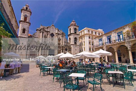 Plaza de la Catedral, Havana Vieja, UNESCO World Heritage Site, Havana, Cuba, West Indies, Caribbean, Central America