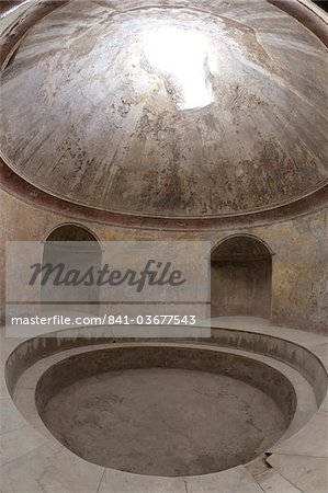Frigidarium in the Forum Baths, Pompeii, UNESCO  World Heritage Site, Campania, Italy, Europe