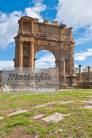 The Arch of Caracalla at the Roman ruins of Djemila, UNESCO World Heritage Site, Algeria, North Africa, Africa