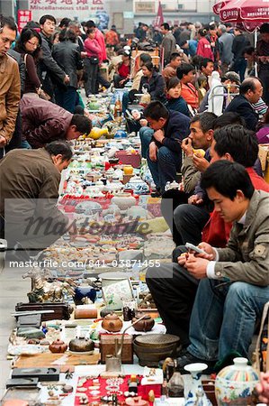 Crafts stalls, Panjiayuan flea market, Chaoyang District, Beijing, China, Asia Crafts stalls, Panjiayuan flea market, Chaoyang District, Beijing, China, Asia