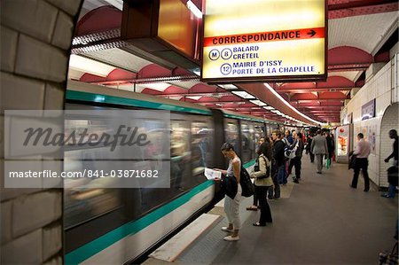 Metro underground train coming into station, Paris, France, Europe Metro underground train coming into station, Paris, France, Europe