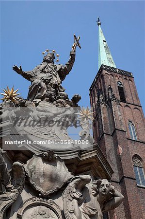 Church of the Holy Cross and statue, Old Town, Wroclaw, Silesia, Poland, Europe