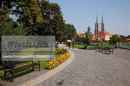 Cathedral from Piasek Island, Old Town, Wroclaw, Silesia, Poland, Europe