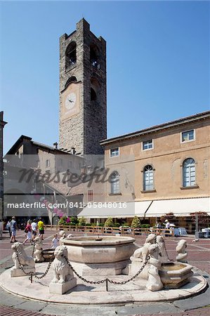 Big Bell Civic Tower, Piazza Vecchia, Bergamo, Lombardy, Italy, Europe