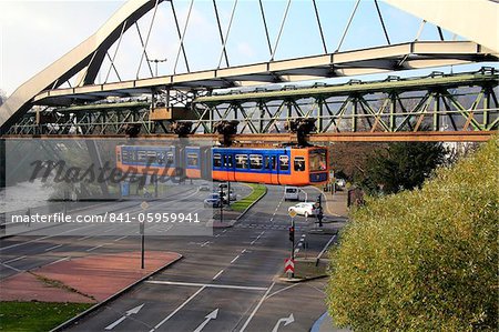 Overhead railway, Wuppertal, North Rhine-Westphalia, Germany, Europe