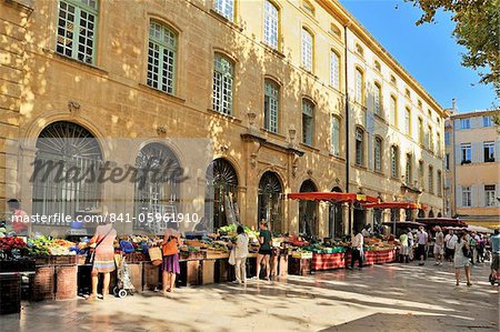 Fruit and vegetable market, Aix-en-Provence, Bouches-du-Rhone, Provence, France, Europe