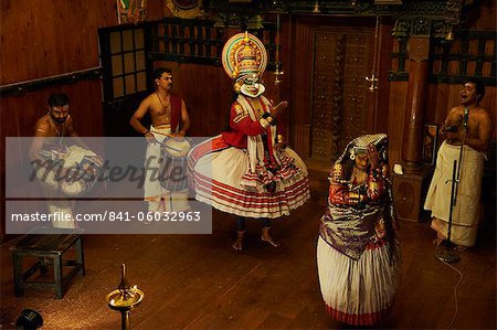 Kathakali dancers, Fort Cochin, Kerala, India, Asia