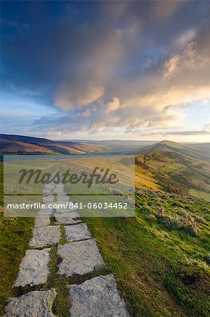 The Great Ridge pathway, Mam Tor, Hope Valley, Castleton, Peak District National Park, Derbyshire, England, United Kingdom, Europe