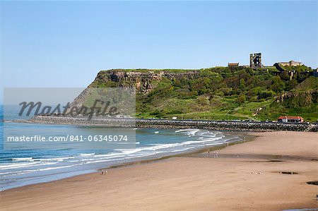 North Sands and Castle Hill, Scarborough, North Yorkshire, Yorkshire, England, United Kingdom, Europe