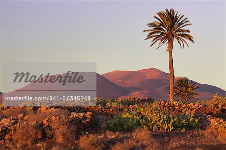 Parque Nacional de Timanfaya (Timanfaya National Park) with Montanas del Fuego, Yaiza, Lanzarote, Canary Islands, Spain