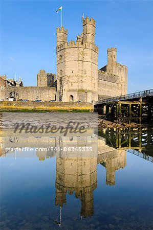 Caernarfon Castle, UNESCO World Heritage Site, reflected in the River Seiont, Caernarfon, Gwynedd, North Wales, Wales, United Kingdom, Europe