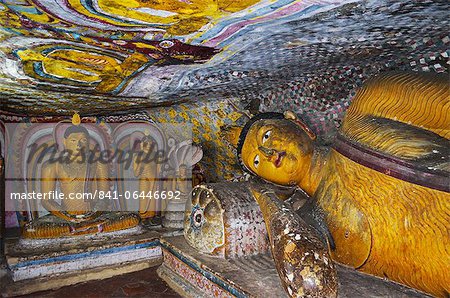 Buddha statues, Dambulla Cave Temple, UNESCO World Heritage Site, Dambulla, Sri Lanka, Asia