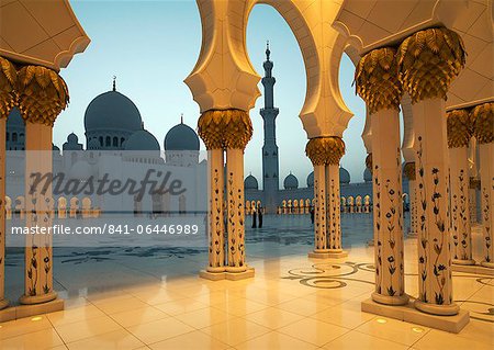 Sheikh Zayed Mosque, Abu Dhabi, United Arab Emirates, Middle East Sheikh Zayed Mosque, Abu Dhabi, United Arab Emirates, Middle East