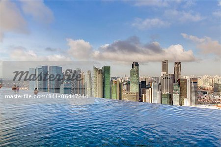 Sands SkyPark infinity swimming pool on the 57th floor of Marina Bay Sands Hotel, Marina Bay, Singapore, Southeast Asia, Asia