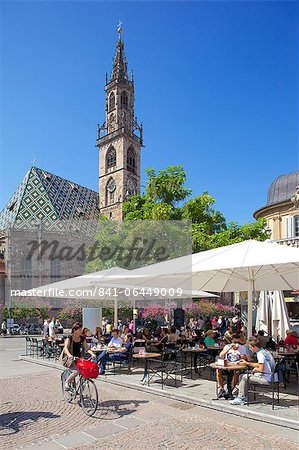 Cafe and Duomo, Walther Platz, Bolzano, Bolzano Province, Trentino-Alto Adige, Italy, Europe