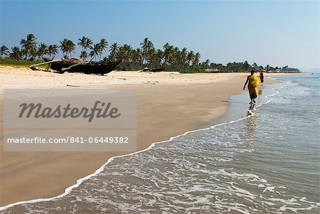 View along beach, Benaulim, Goa, India, Asia
