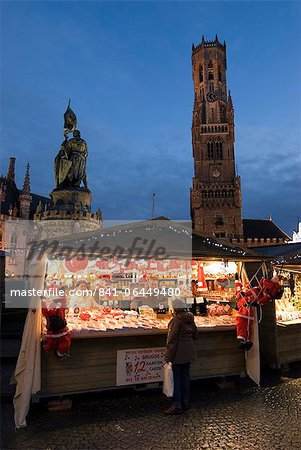 Christmas Market in the Market Square with Belfry behind, Bruges, West Vlaanderen (Flanders), Belgium, Europe