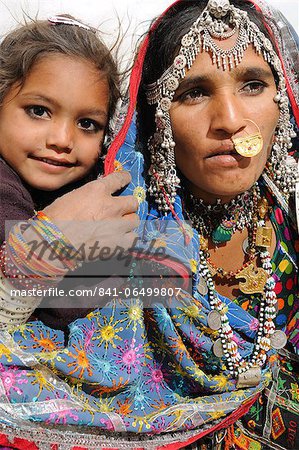 Mir tribe mother and daughter, Gujarat, India, Asia