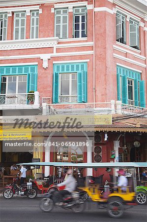 Restaurants along Sisowath Quay, Phnom Penh, Cambodia, Indochina, Southeast Asia, Asia