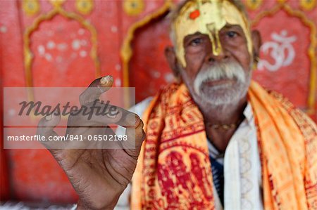 Hindu blessing, Mathura, Uttar Pradesh, India, Asia Hindu blessing, Mathura, Uttar Pradesh, India, Asia