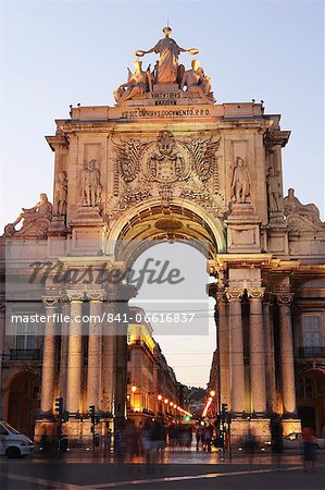 Dusk and the illuminated Arch of Rua Augusta (Arco da Rua Augusta), Commerce Square (Praca do Comercio), Baixa, Lisbon, Portugal, Europe