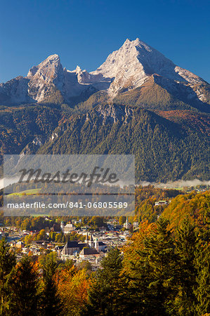 Overview of Berchtesgaden in autumn with the Watzmann mountain in the background, Berchtesgaden, Bavaria, Germany, Europe