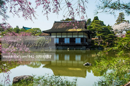 Okazaki Park in the Heian Jingu shrine, Kyoto, Japan, Asia