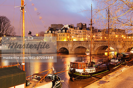 Ships on the River Seine and Pont Neuf, Paris, Ile de France, France, Europe
