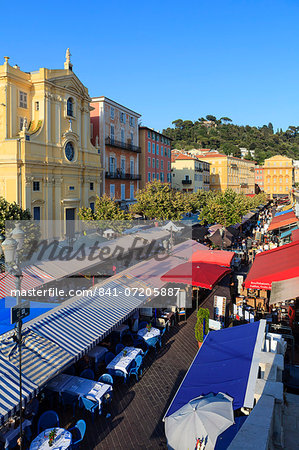 Outdoor restaurants set up in Cours Saleya, Nice, Alpes Maritimes, Provence, Cote d'Azur, French Riviera, France, Europe