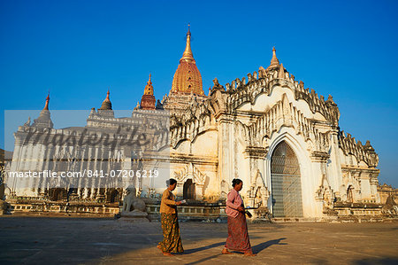 Patho Ananda temple, Bagan (Pagan), Myanmar (Burma), Asia