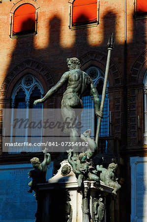 Fontana del Nettuno, Piazza Maggiore, Bologna, Emilia-Romagna, Italy, Europe