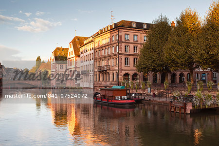 The River Ill and La Petite France, Strasbourg, Bas-Rhin, Alsace, France, Europe