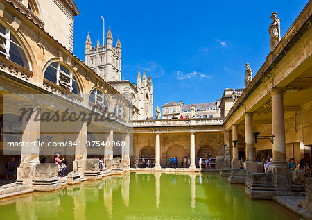 The Great Bath, Roman Baths with Bath Abbey behind, Bath, UNESCO World Heritage Site, Somerset, England, United Kingdom, Europe