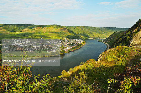View of Ellenz-Poltersdorf and Moselle River (Mosel), Rhineland-Palatinate, Germany, Europe