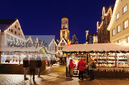 Christmas fair, market square, Martinskirche church, Biberach an der Riss, Upper Swabia, Baden Wurttemberg, Germany, Europe