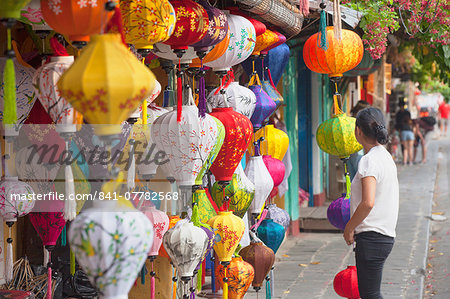 Woman at lantern shop, Hoi An, UNESCO World Heritage Site, Quang Nam, Vietnam, Indochina, Southeast Asia, Asia