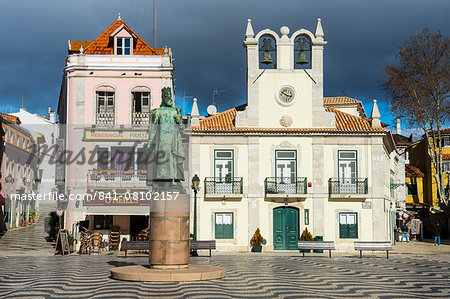 Seafront Passeio Dom Luis, in the seaside town of Cascais, Portugal, Europe