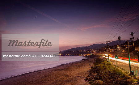 Sunset on Will Rogers Beach and the Pacific Coast Highway, Pacific Palisades, California, United States of America, North America