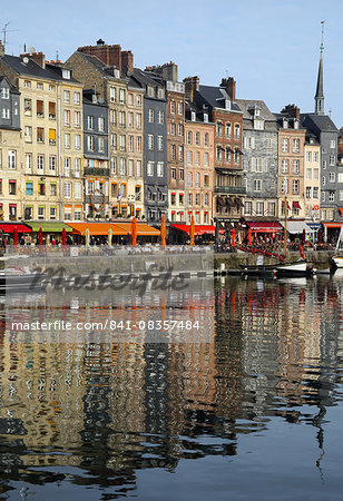 Vieux Bassin, Old Port, with houses reflected in harbour, Honfleur, Normandy, France, Europe