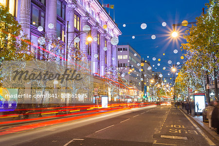 Selfridges on Oxford Street at Christmas, London, England, United Kingdom, Europe