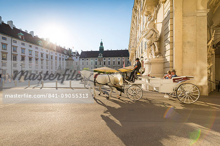 Horse drawn carriage (fiaker), Internal Castle Square, Hofburg, Vienna, Austria, Europe