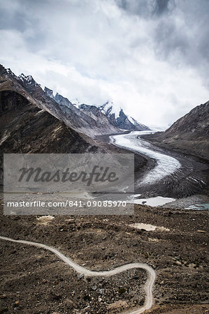 Dropping down from Penzi La, looking at the glacial moraine that feeds into the Stod River, one of the tributaries of the Zanskar River, Ladakh, India, Himalayas, Asia