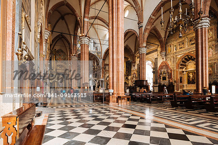 Interior of Duomo (Cattedrale Santa Maria Matricolare), Verona, Veneto Province, Italy, Europe