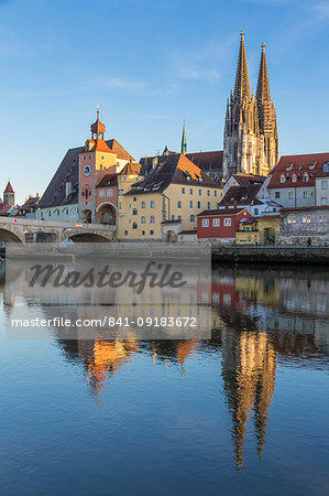 View to the Cathedral of St. Peter, the Stone Bridge and the Bridge Tower, Regensburg, Bavaria, Germany, Europe