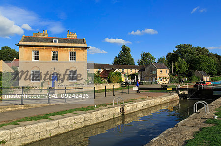 Locks, Kennet and Avon Canal, Bradford on Avon, Wiltshire, England, United Kingdom, Europe