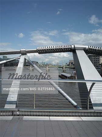 Millenium Bridge, Southbank, Southwark, London. Architect: Foster and Partners.