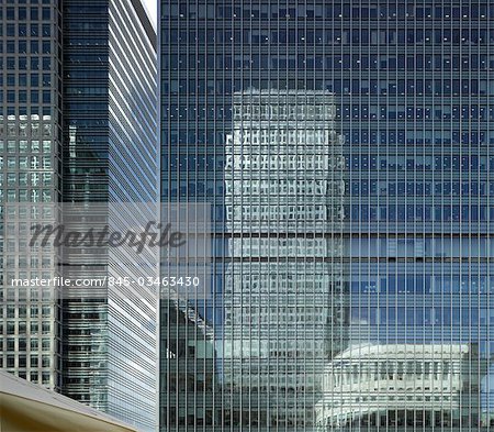 One Canada Square reflection, Canary Wharf Tower, Docklands, London. Architects: Cesar Pelli