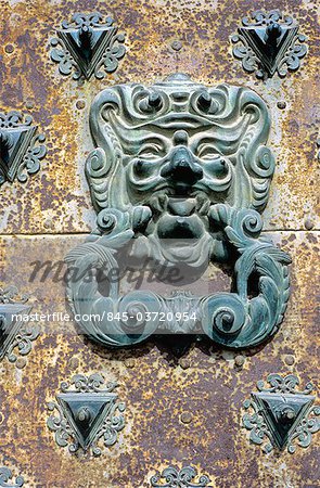 Castilla-la Mancha, Cuenca, door-knocker on cathedral door